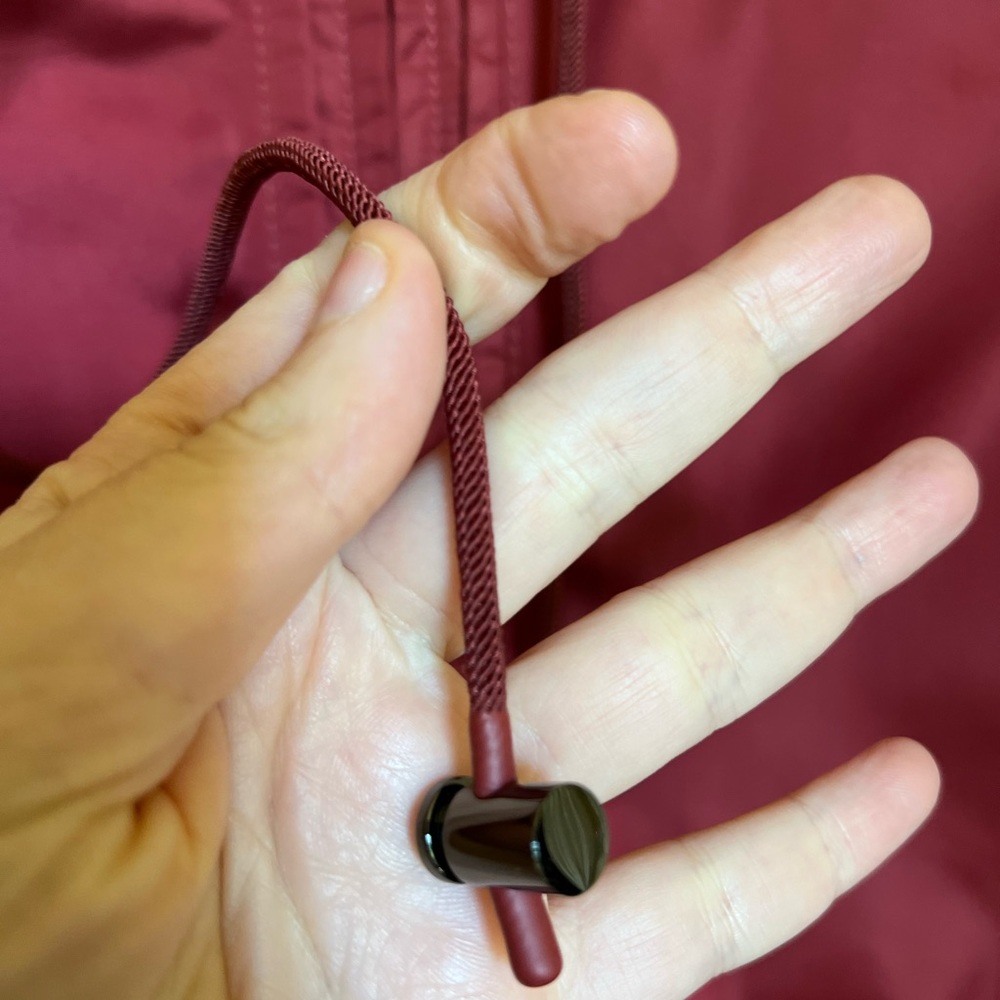 Athleta Escape Jacket. Women’s S. Deep red. Excellent condition - Picture 9 of 16